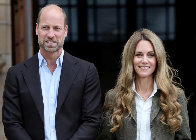 老10岁”！穿西装搭白衬衫尽显王室优雅AG真人国际凯特王妃换了新发色被指“(图6)