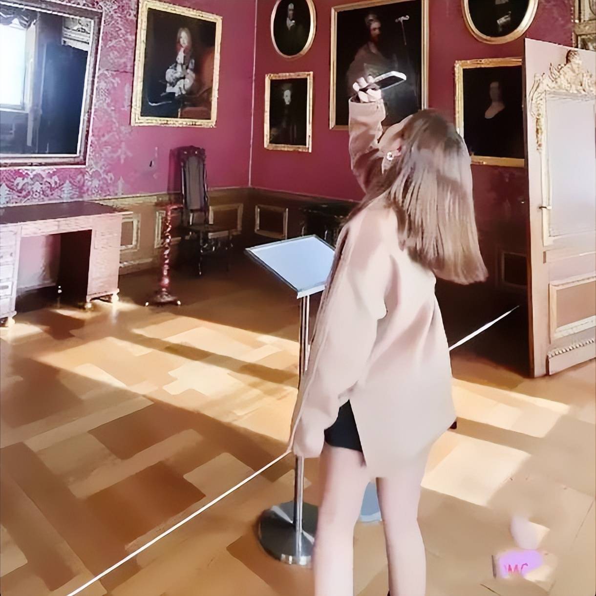 衫还反穿玩个性老公是富二代身价15亿AG真人直营48岁金喜善素颜太赞牛仔