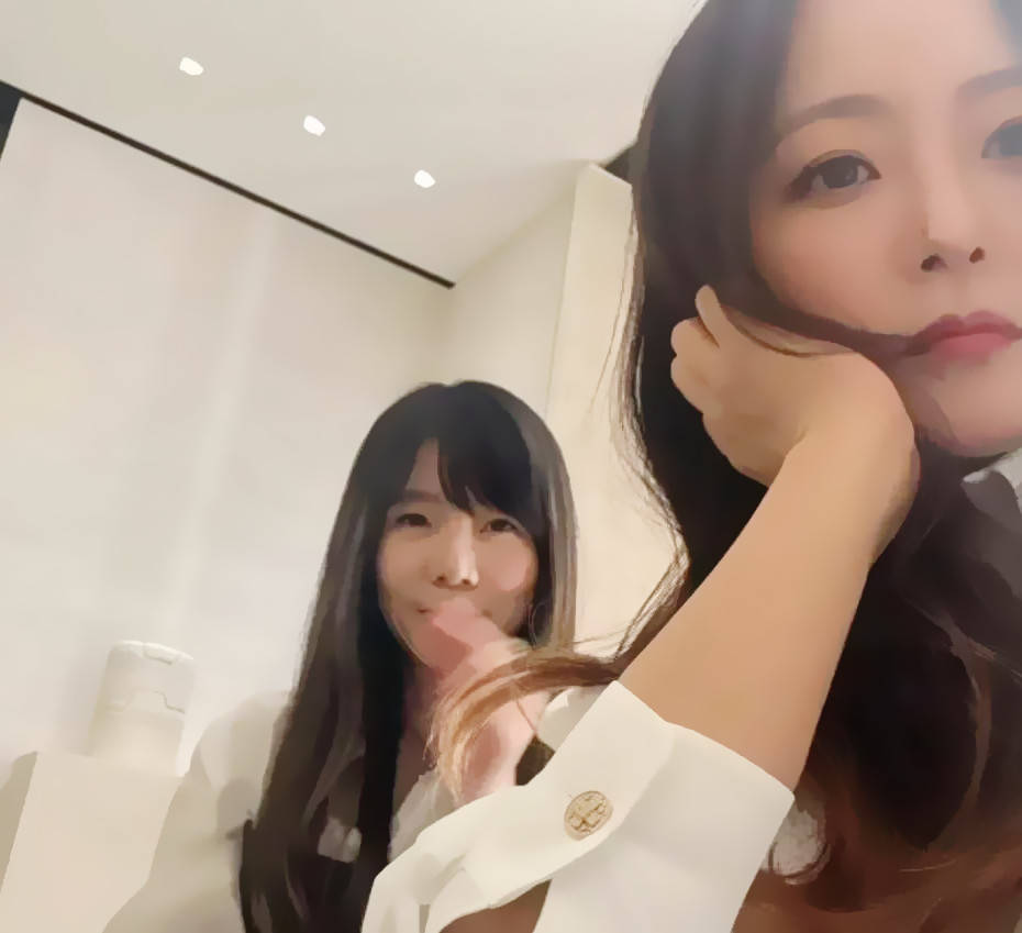 衫还反穿玩个性老公是富二代身价15亿AG真人直营48岁金喜善素颜太赞牛仔(图7)