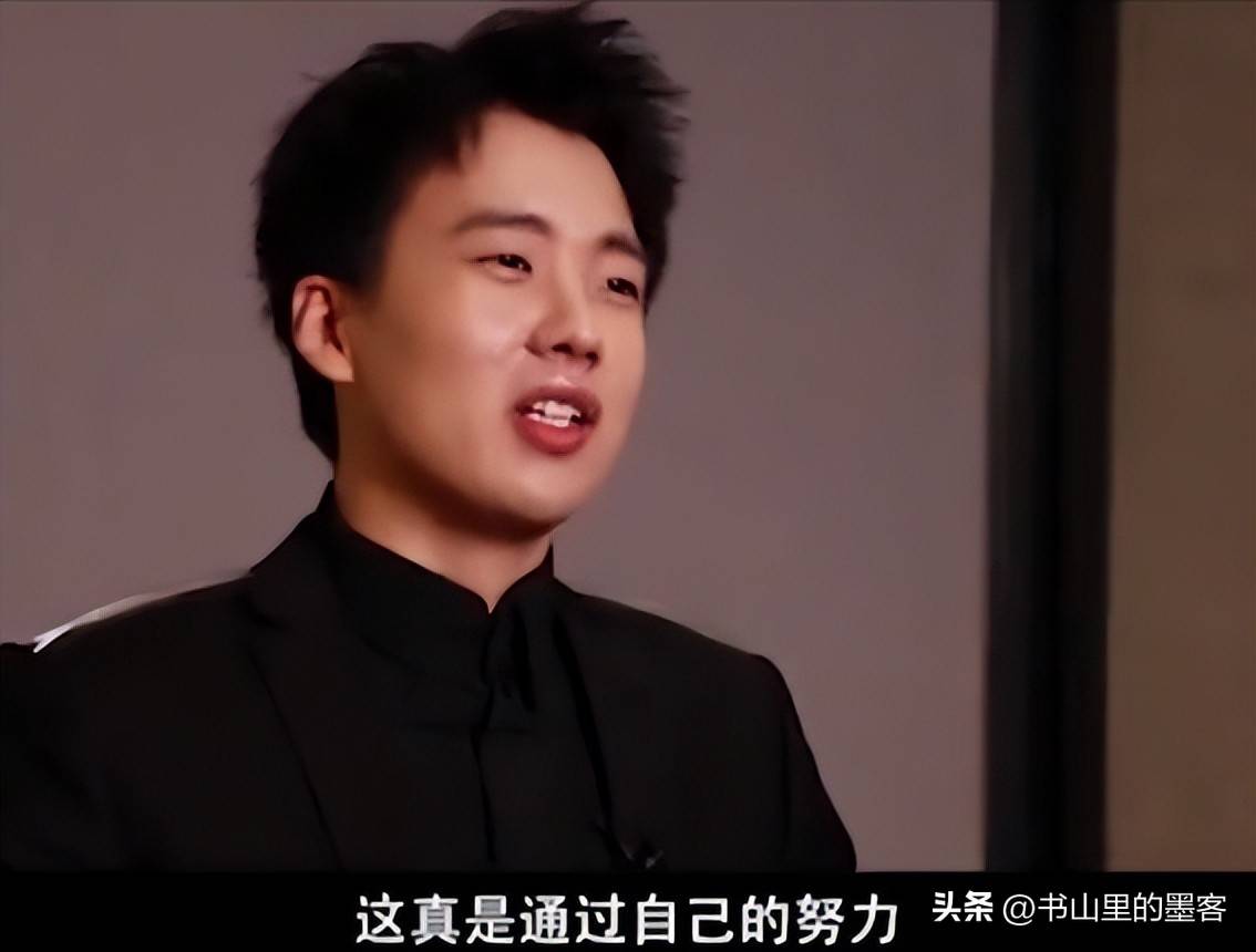 0岁郭汾阳目测200斤戴银色耳环很抢镜AG真人游戏平台郭德纲带妻儿澳洲度假1(图12)